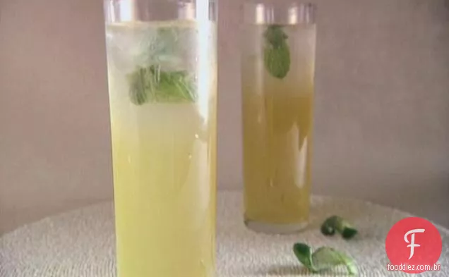 Spritzers cal-oncello com hortelã