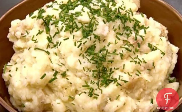 Johnny Garlic's famoso alho e alecrim purê de batatas