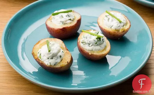 Batatas para bebês com queijo de cabra cremoso e Ervas Finas