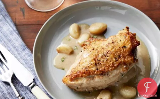 Frango com quarenta dentes de alho