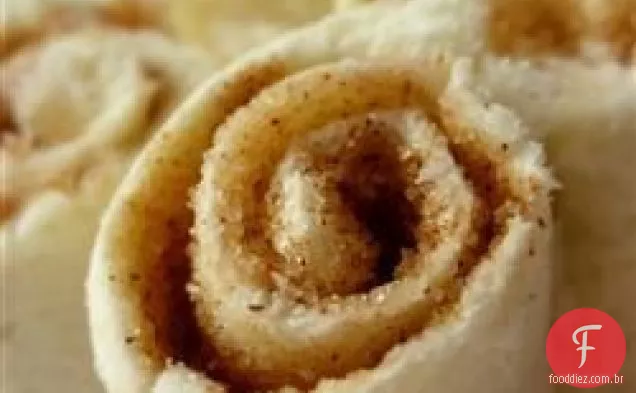 Deliciosos rolos de canela sem assar para crianças