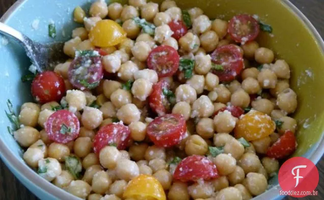 Grão De Bico E Salada De Pesto Desconstruída