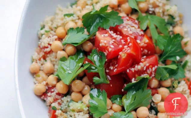 Tomate, Grão De Bico E Cuscuz De Salsa