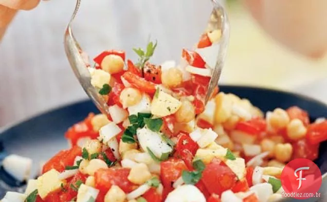 Salada de grão de bico e tomate