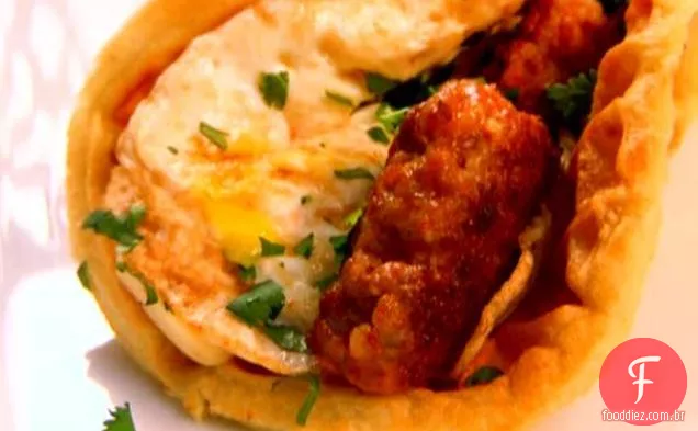 Ovo e Salsicha Waffle Wrap