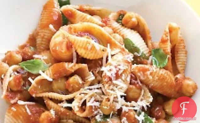 Macarrão com Grão De Bico-molho de tomate