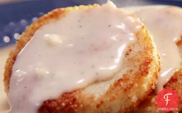 Carrie's Grit Cakes com molho de Rosanne