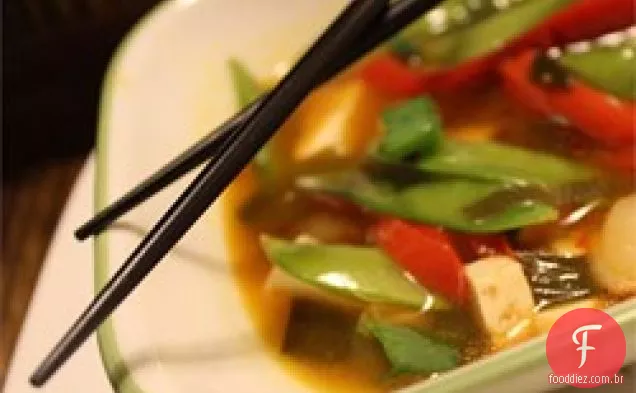 Sopa picante e azeda Oriental