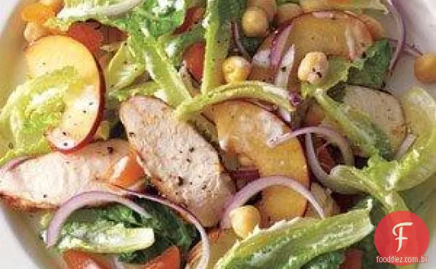 Salada De Frango Temperada Com Ameixas E Grão De Bico