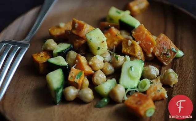 Salada De Inhame, Abobrinha E Grão De Bico