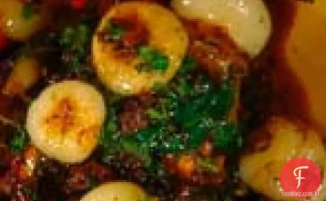Peito de vitela refogado com cebola e ervas: Petto di Vitello con Cipolline e Mentuccia