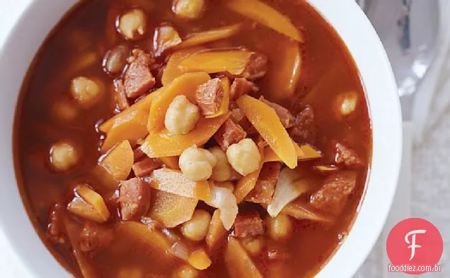 Sopa de Garbanzo com chouriço e páprica defumada
