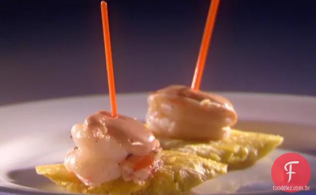 Tostones de Thalia e barcos de Festa De Camarão