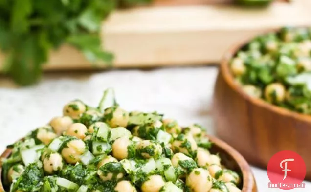 Salada De Grão-De-Bico Com Coentro E Limão