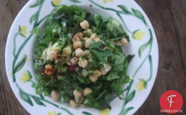 Salada Israelense De Grão De Bico Com Mostarda