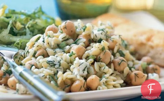 Salada Orzo com grão de bico, endro e limão