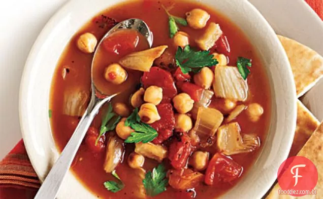 Erva-doce assada, tomate e sopa de grão de bico