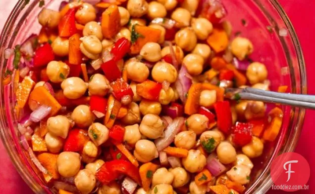 Salada de grão-de-bico'lite' de Verão