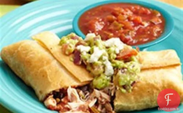 Chimichangas de frango com guacamole robusto