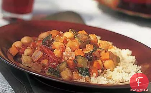 Guisado marroquino de grão-de-bico e vegetais