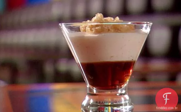 Granito da cerveja da raiz com Gelee da cerveja da raiz e Panna Cotta da baunilha