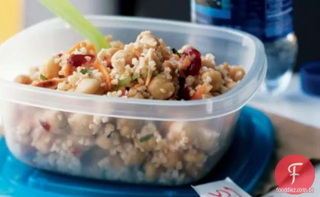 Salada de Bulgur e grão de bico com especiarias marroquinas