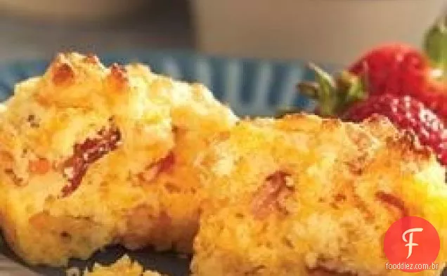 Queques Salgados De Milho Cheddar Com Bacon