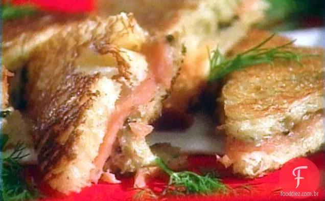 Salmão defumado e Caviar Panini