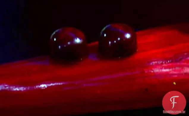 Ganache de caiena e bombons de Chocolate recheados com geleia de limão