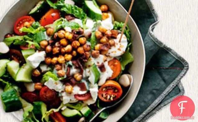 Salada Picada Com Bacon E Grão De Bico Frito