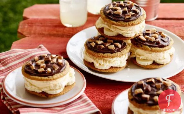 Sanduíches Congelados De Sorvete De Banana