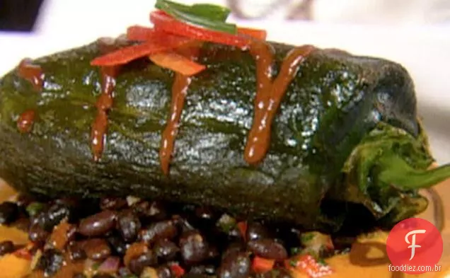 Forno assado chile Relleno com molho Chipotle Asado