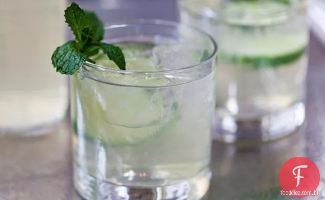 Faça-À Frente Pepino-Sabugueiro Sangria