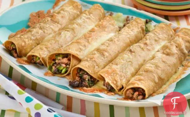 Peru e espinafre Taquitos