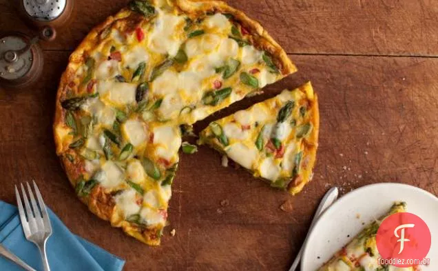 Fritada com aspargos, tomate e Fontina