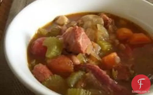 A melhor sopa de feijão e presunto