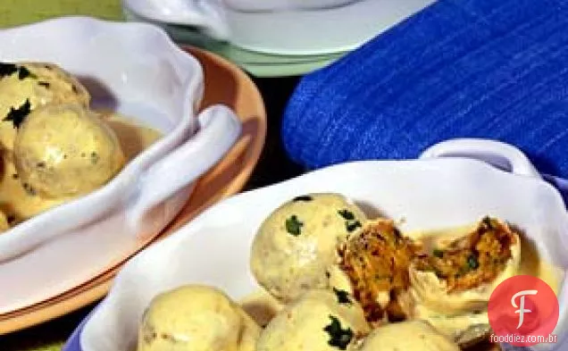 Rajasthani Kadhi (bolinhos de grão de bico em molho picante)