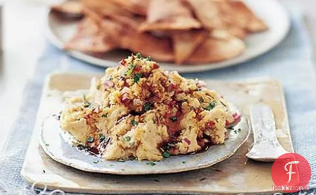 Molho De Grão De Bico E Romã Com Batatas Fritas Pitta