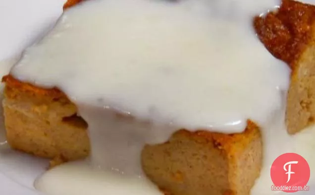 Pudim de pão de abóbora com molho de Rum
