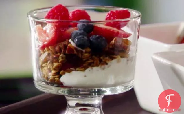 Caseiro Granola Parfait