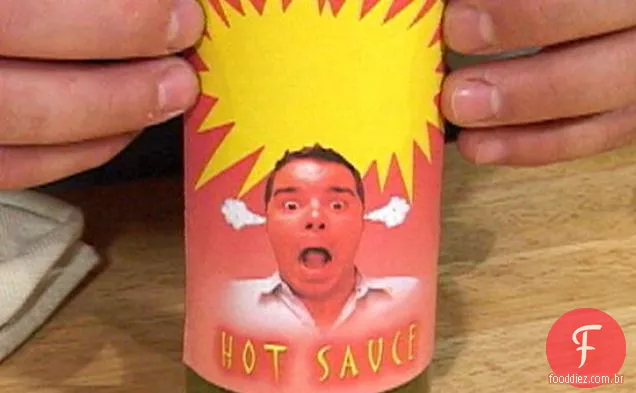 Explosão flamejante de molho picante de limão