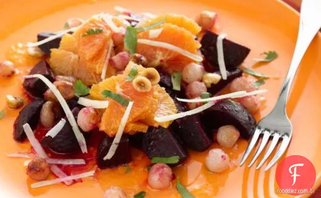 Beterraba assada, cebola e salada de laranja