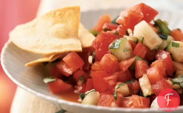 Salada gaspacho com vinagrete de tomate