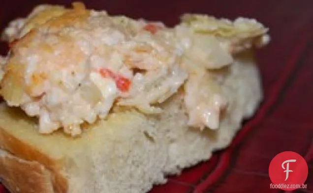 Feta quente, Alcachofra e molho de pimenta vermelha assada
