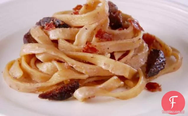 Fettuccine fresco com figos, Prosciutto e queijo de cabra