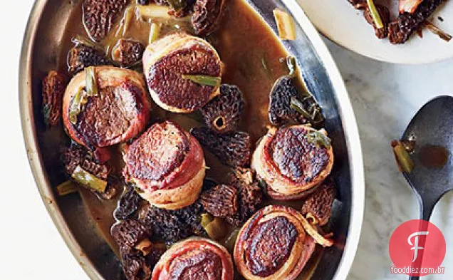 Medalhões de carne com Bacon e cogumelos
