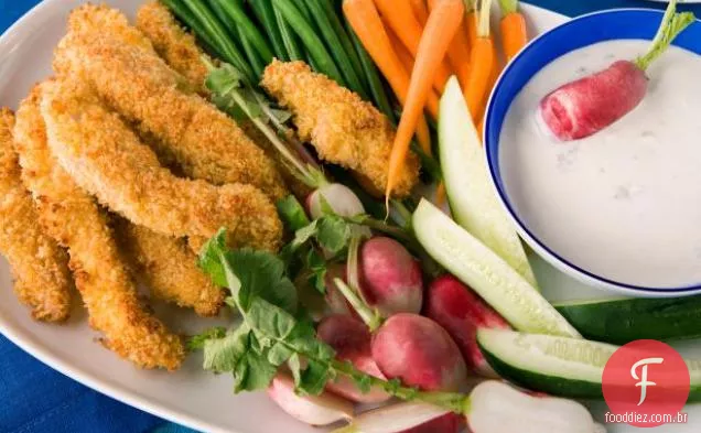 Panko - frango Crustado e Crudites com molho de queijo azul