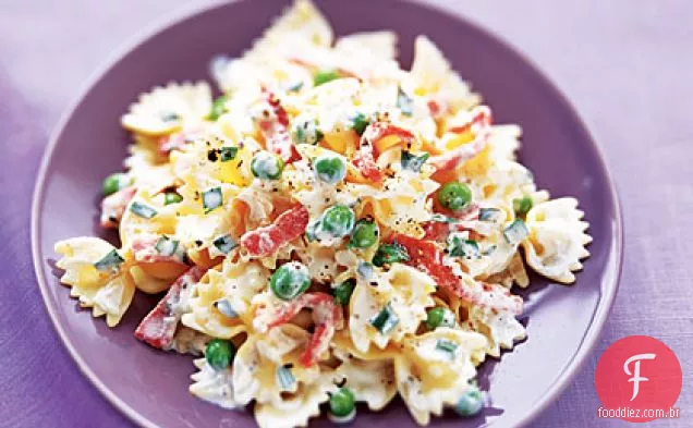 Salmão defumado e Farfalle em molho de Creme De Limão