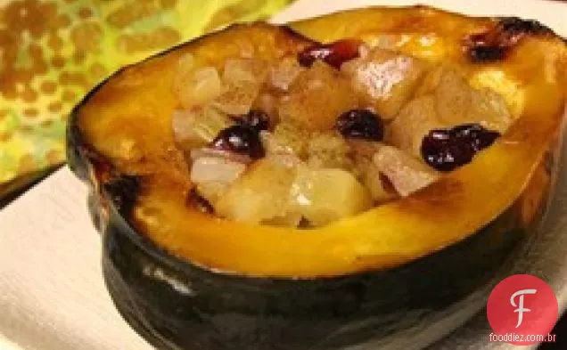 Abóbora de bolota assada com recheio de maçã