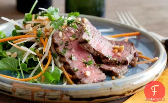 Bife grelhado e Salada De Mamão